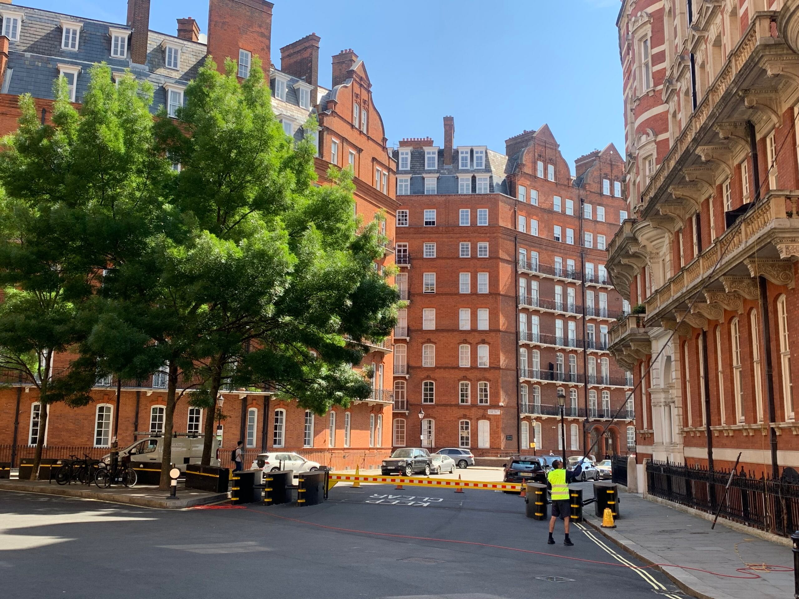 Professional window cleaning in Kensington